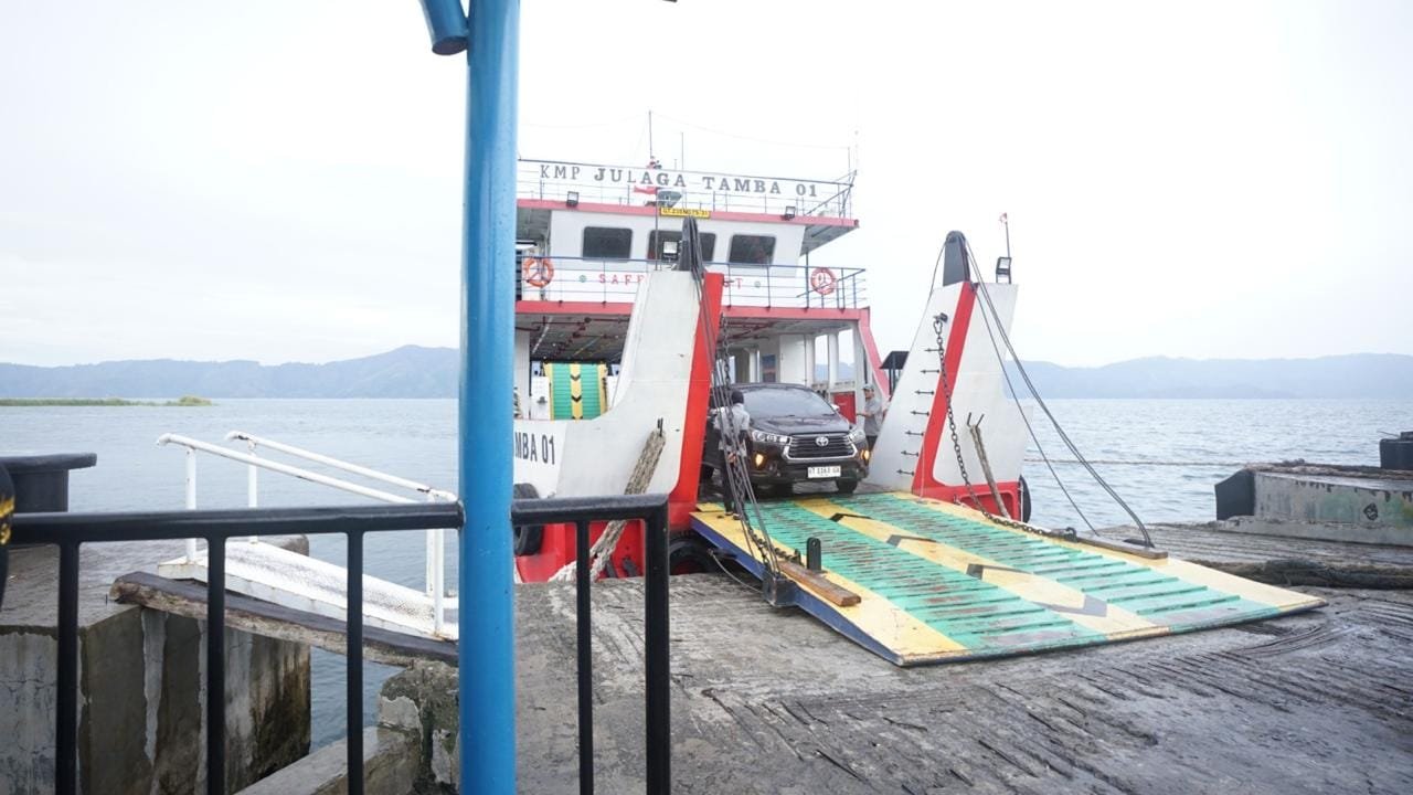 Aktivitas di pelabuhan penyeberangan | Foto: Kemenhub