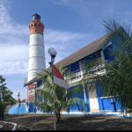Mercusuar Willem's Toren III: Jejak Cahaya Bersejarah di Ujung Indonesia dan usianya sudah lebih dari satu abad.