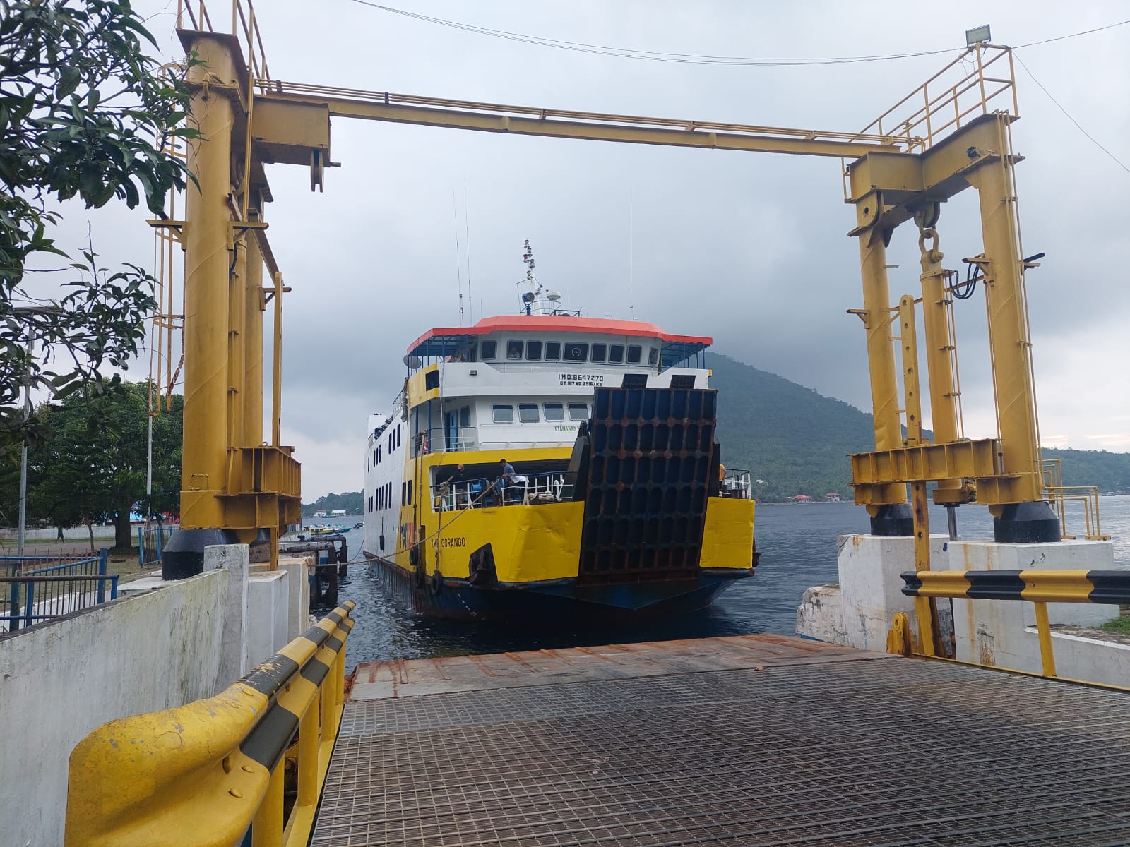 Jembatan Laut Maluku Utara